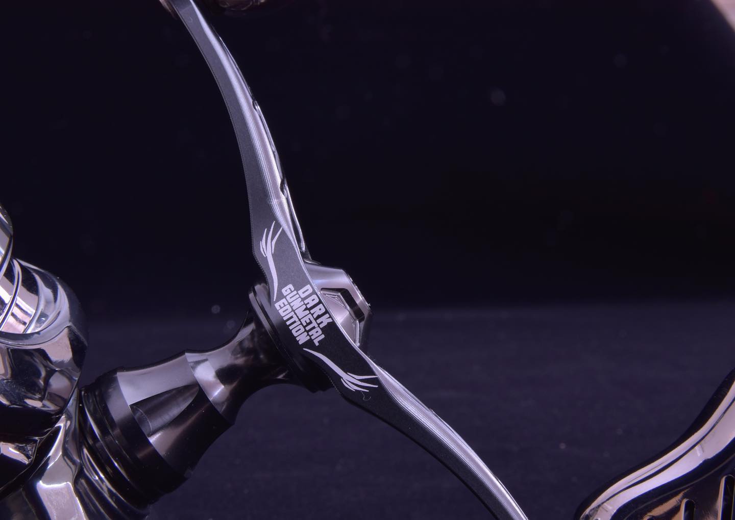 Livre Wing 98 Dark Gunmetal Edition – Isofishinglifestyle